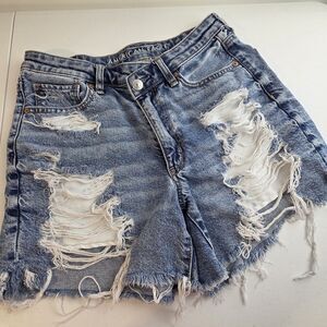 American Eagle Blue Jean Shorts Size 6 Distressed Frayed Hem High Rise Mom